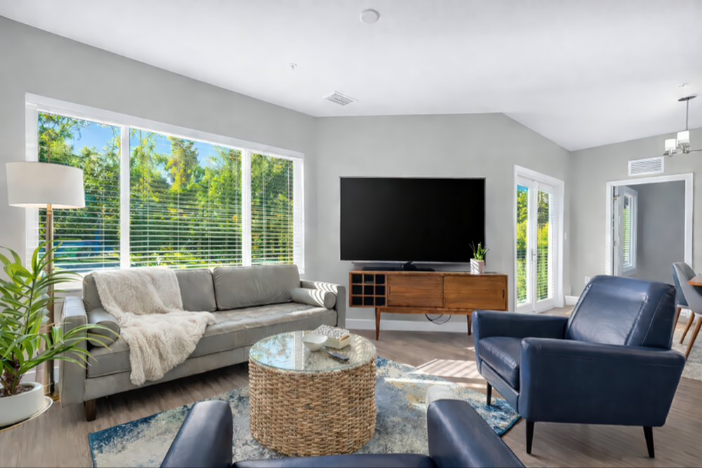 81 West - Photo 7 of 24