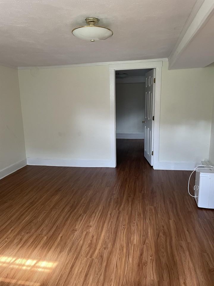 1 Valley Cir #B - Photo 2 of 10