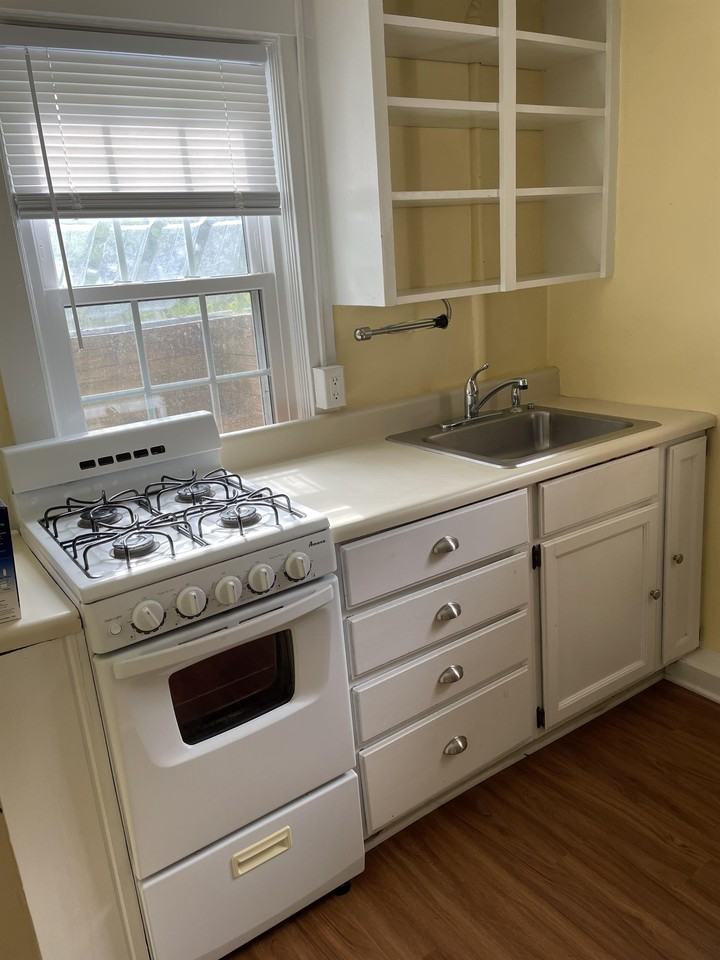 1 Valley Cir #B - Photo 3 of 10