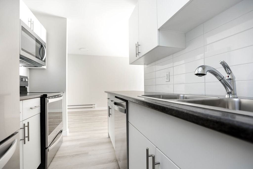 Berkley Court - Photo 7 of 50