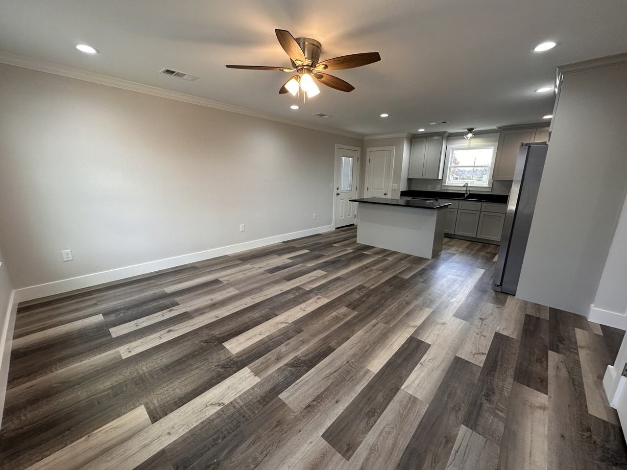 1456 County Road 182 - B #B - Photo 3 of 19