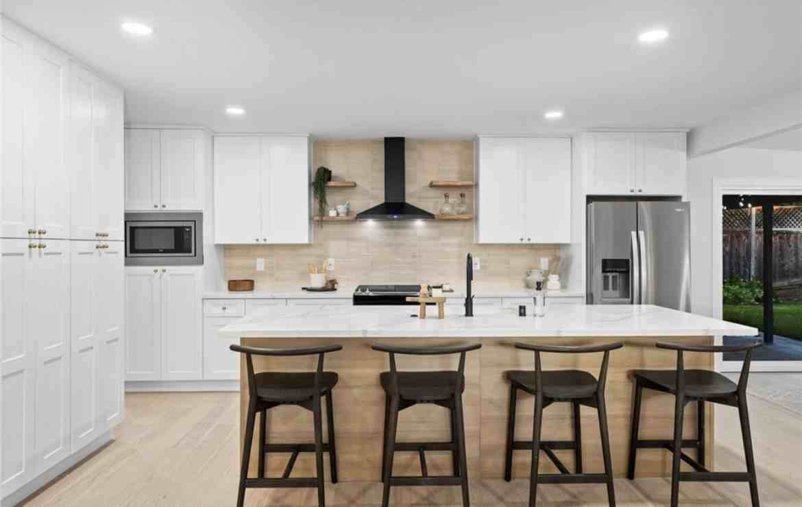 5253 Countryside Dr #1 - Photo 3 of 34