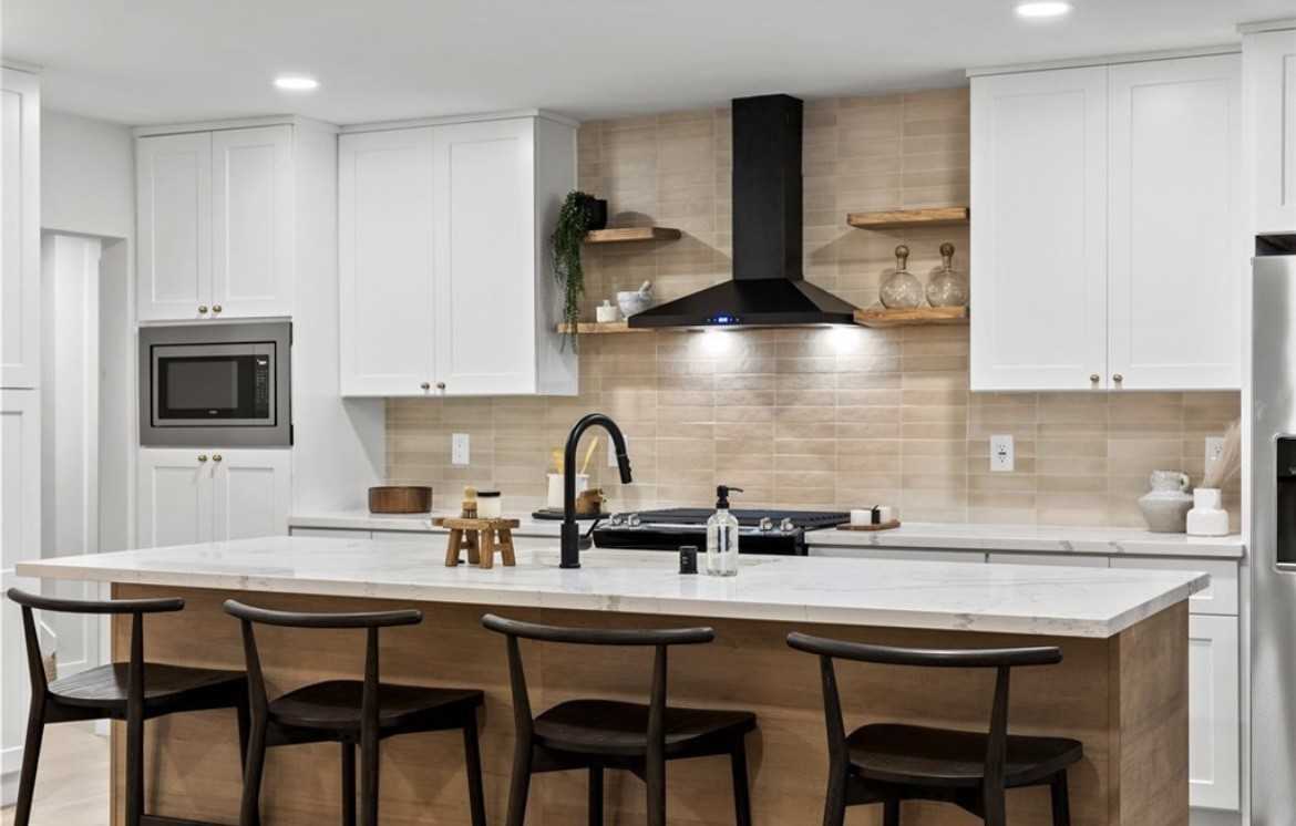 5253 Countryside Dr #1 - Photo 4 of 34