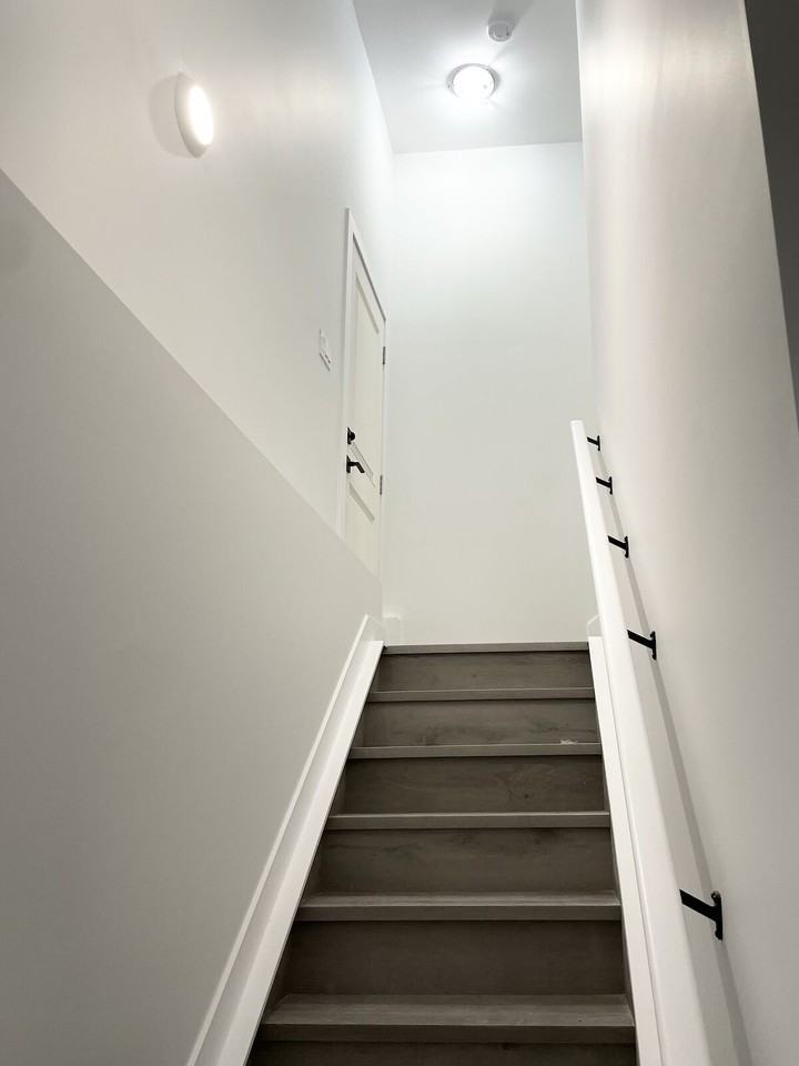 12944 121 Street - Photo 2 of 10