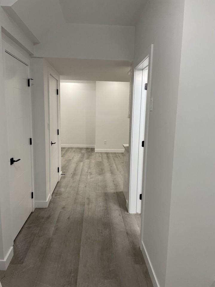 12944 121 Street - Photo 3 of 10