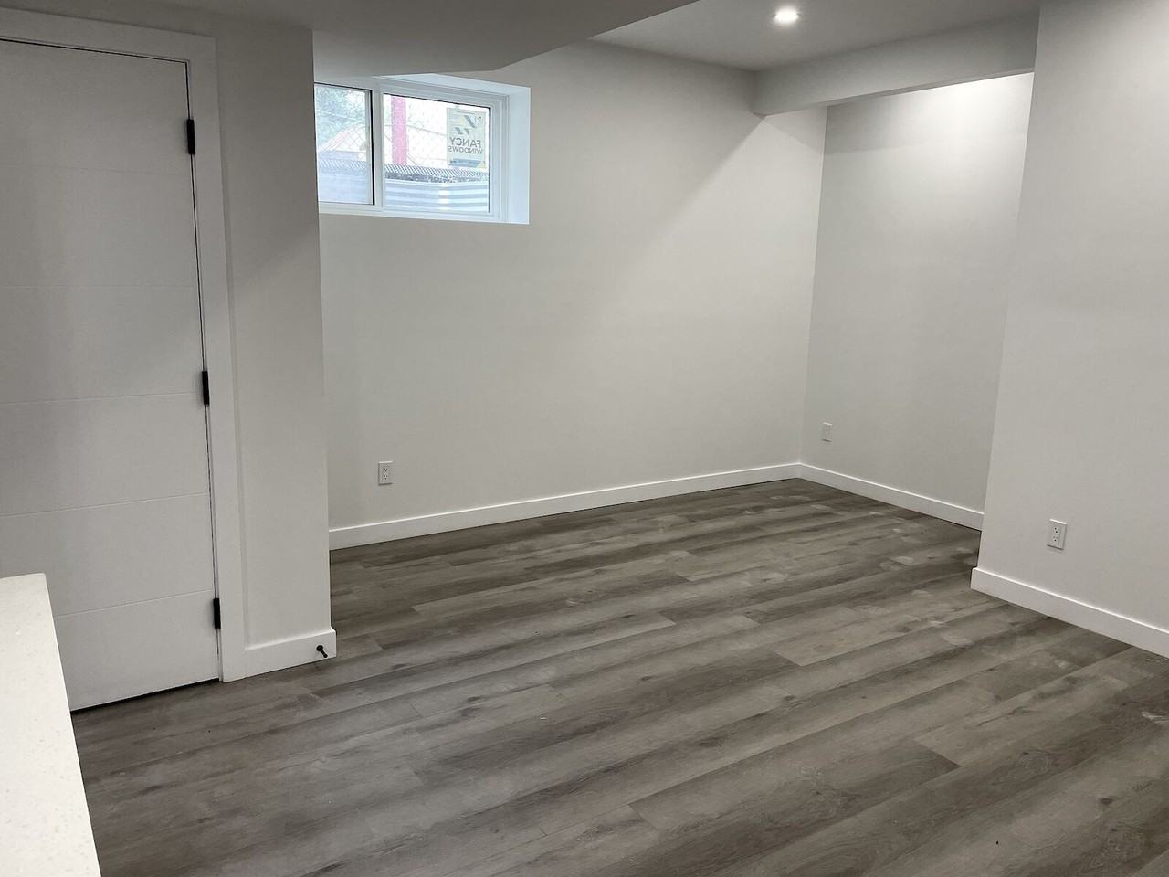 12944 121 Street - Photo 5 of 10