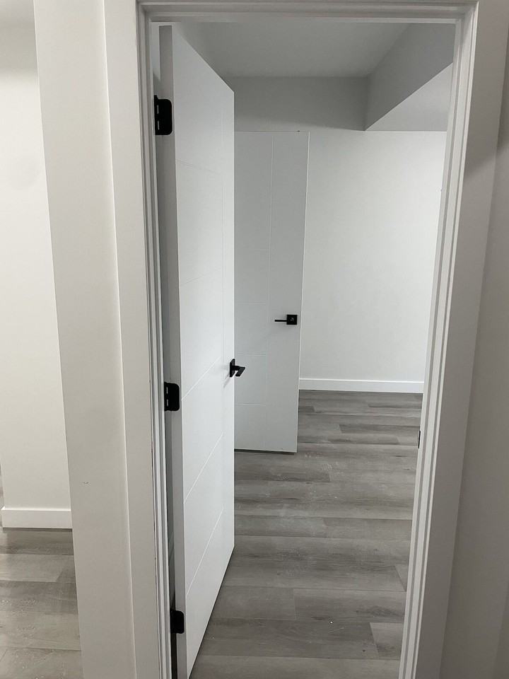 12944 121 Street - Photo 6 of 10