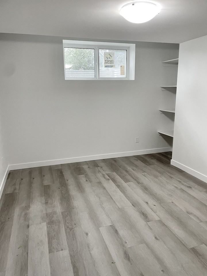 12944 121 Street - Photo 7 of 10