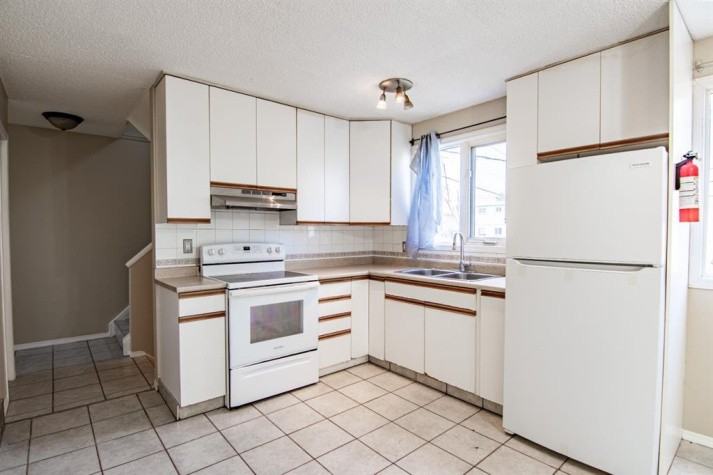 604 Terrace Pk - Photo 3 of 19