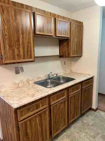 40 Cardinal Ave - Photo 3 of 8