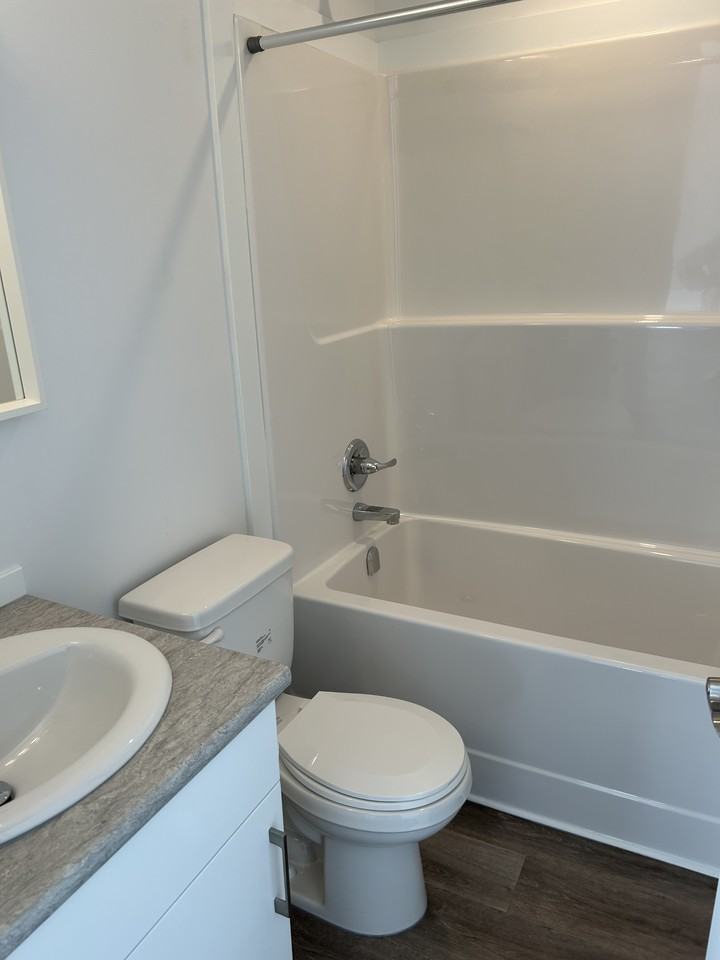 SF214 - 11835, 11837 54 Street - Monarch8 - 11835 G - Photo 2 of 9