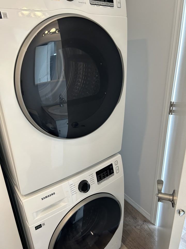 SF214 - 11835, 11837 54 Street - Monarch8 - 11835 G - Photo 5 of 9