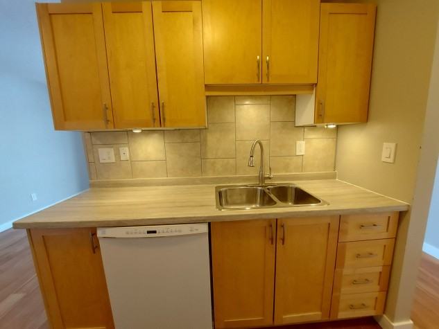 5904 51 Ave - Photo 3 of 8