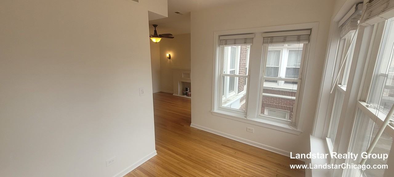 4954 N Ridgeway Ave #1 - Photo 5 of 21