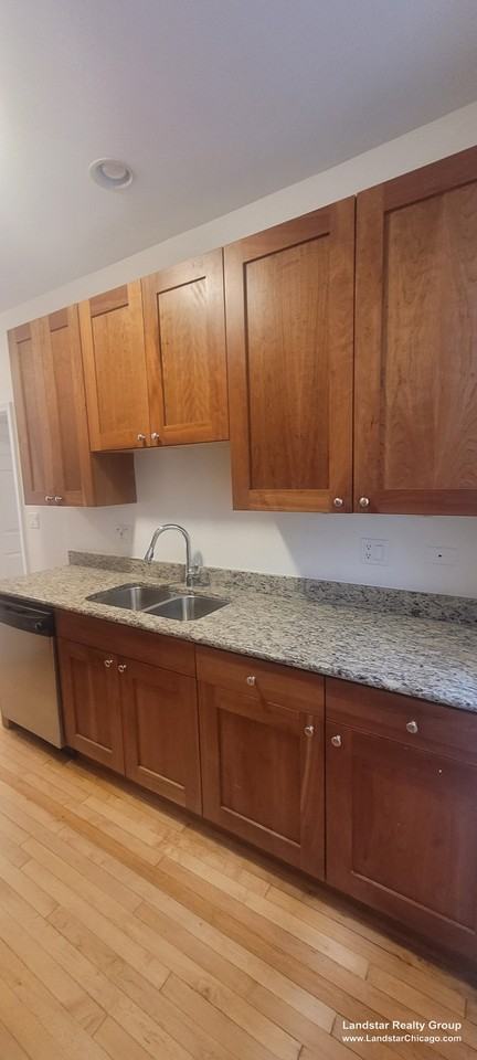 4954 N Ridgeway Ave #1 - Photo 2 of 21