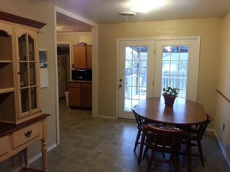 614 N G St #1 - Photo 2 of 4