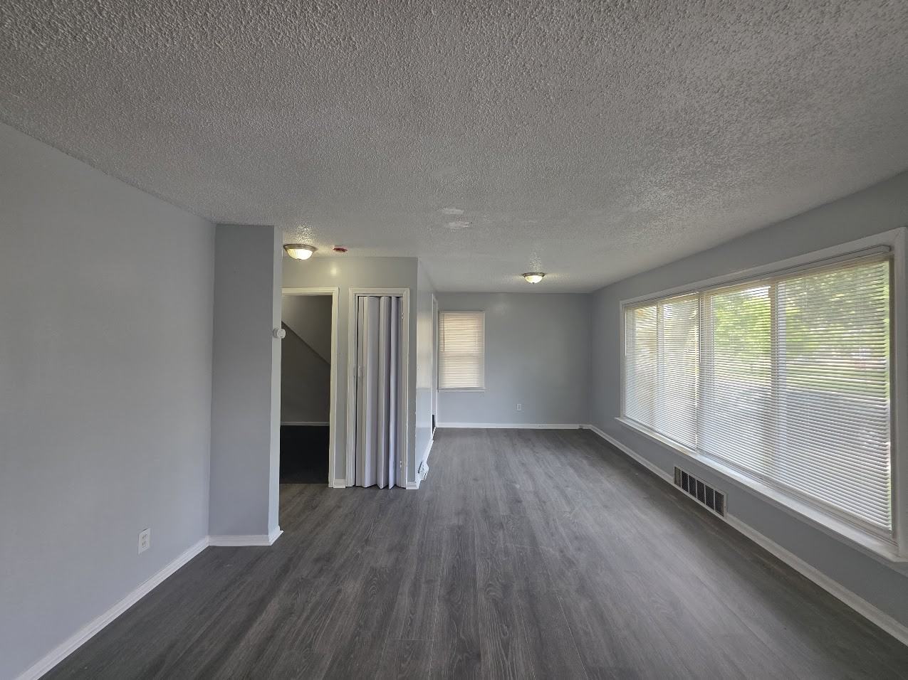 22221 Pembroke - 2 #2 - Photo 4 of 12