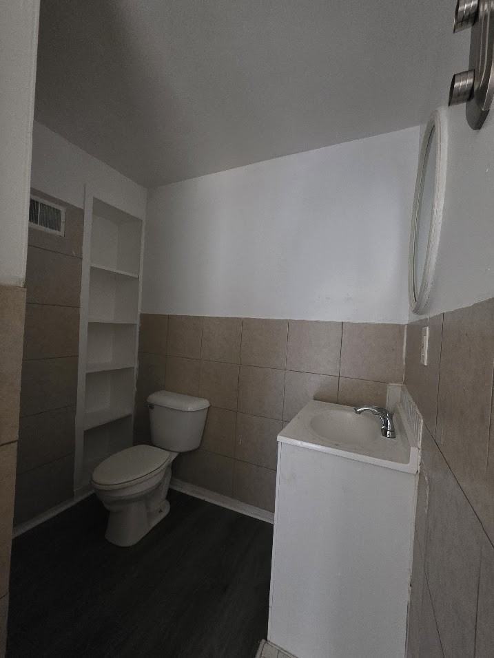 22221 Pembroke - 2 #2 - Photo 6 of 12