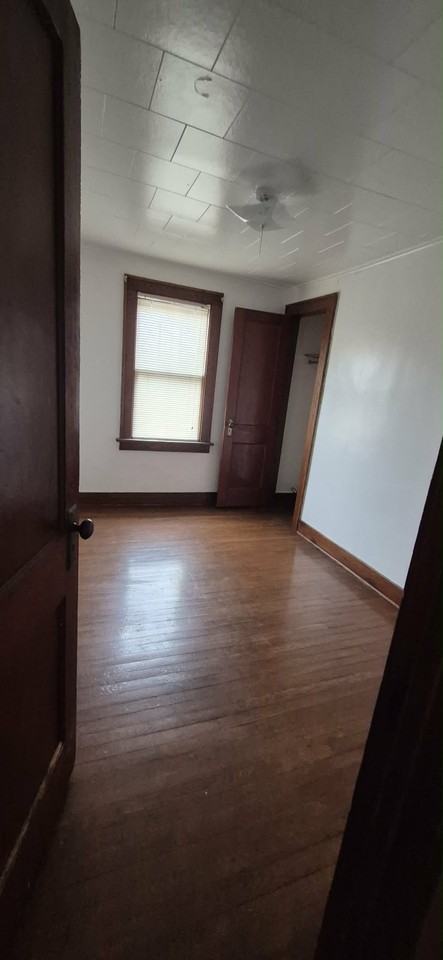 100 E Valley St #2 - Photo 5 of 10