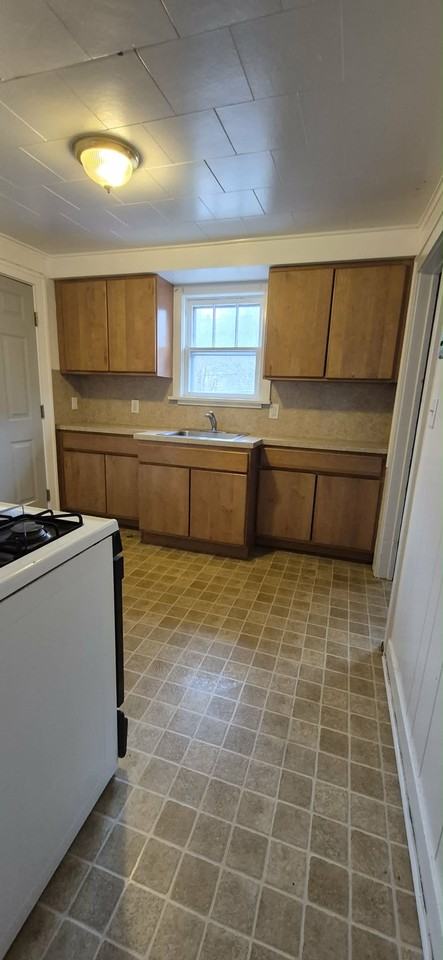 100 E Valley St #2 - Photo 7 of 10