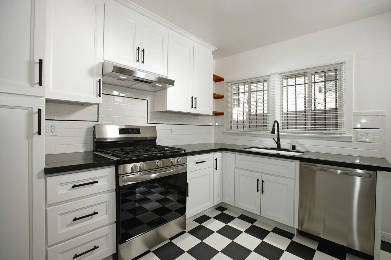 1816 Silver Lake Blvd #1818 - Photo 4 of 16