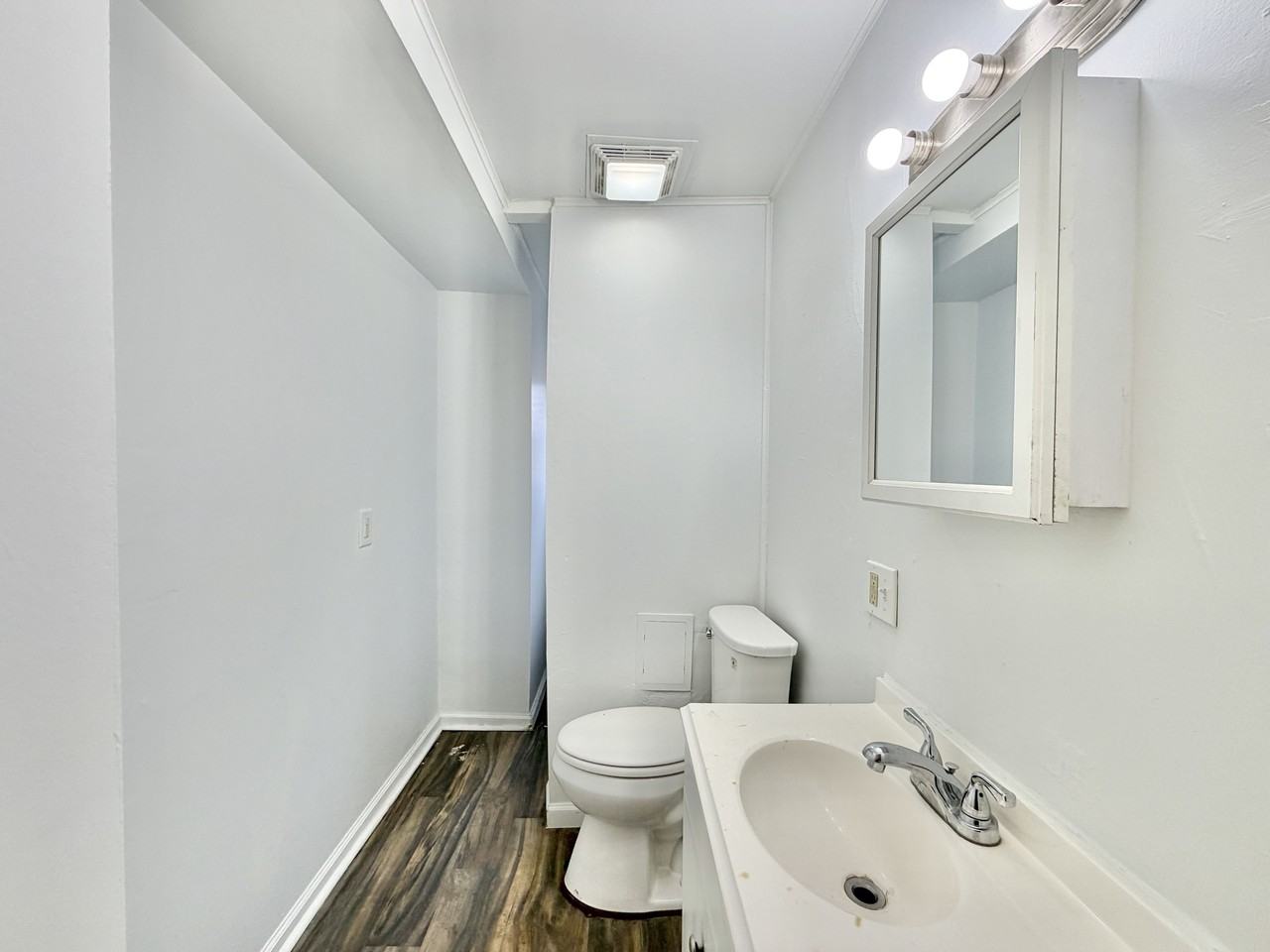 425 S Jackson St #2 - Photo 7 of 15