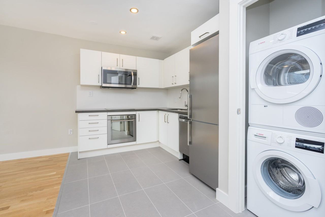 25 Eccleston Drive - Photo 3 of 50