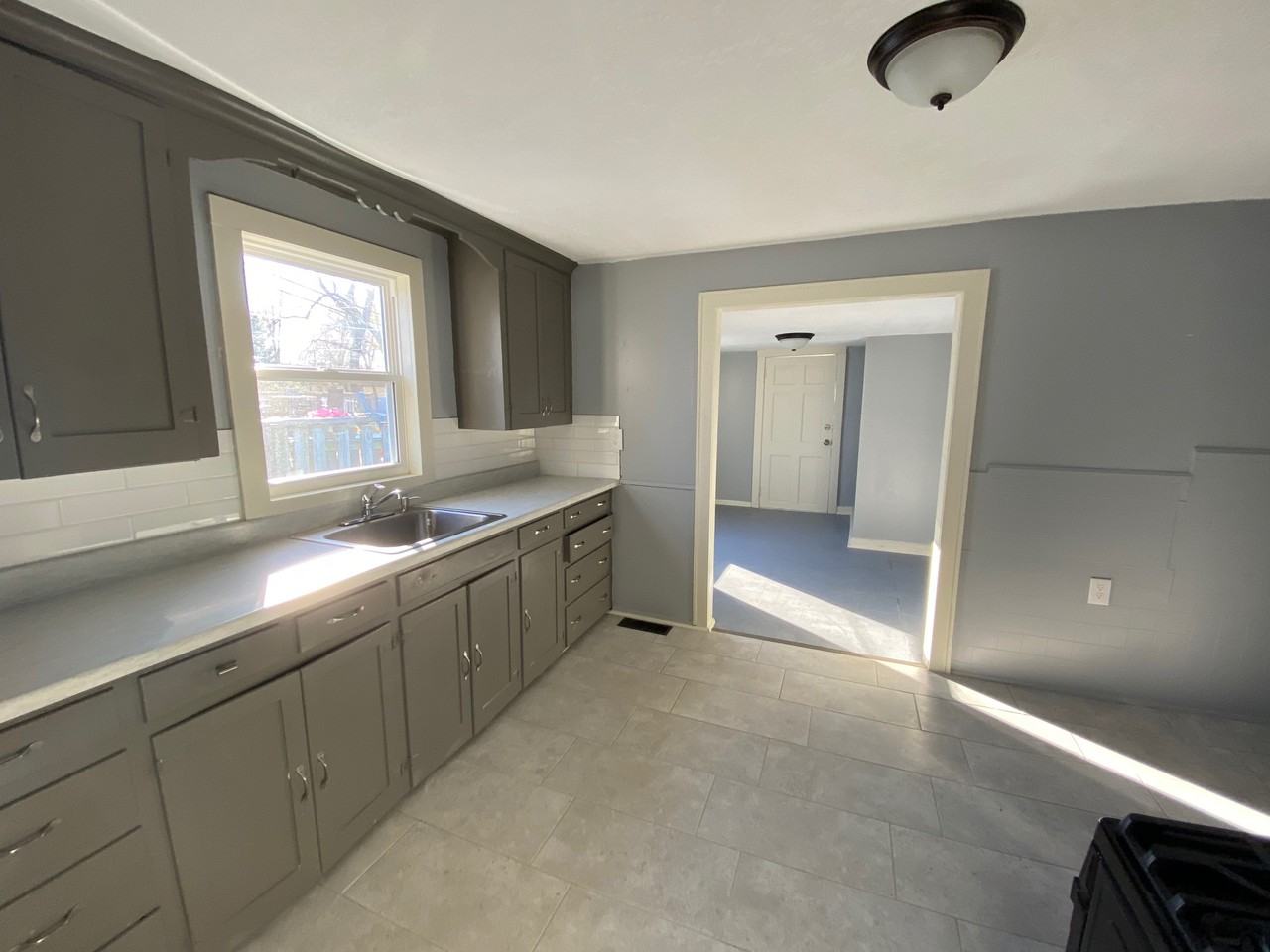 1134 S Haden St #1 - Photo 4 of 16