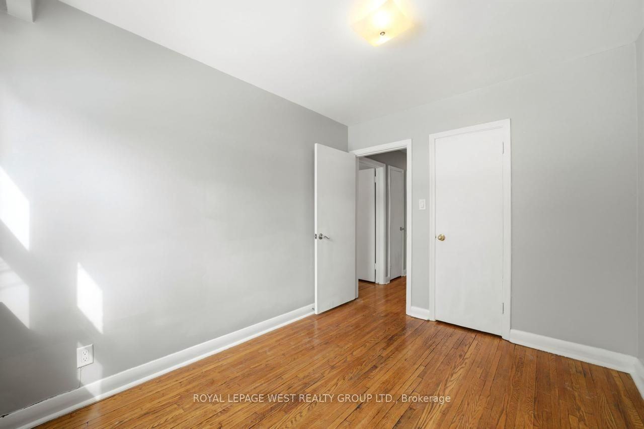 132 High Park Avenue #Main - Photo 6 of 9