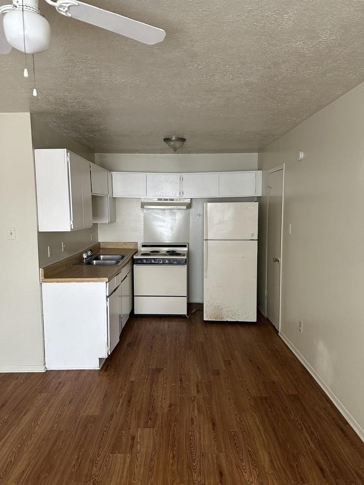 401 Boyett St #C - Photo 3 of 19