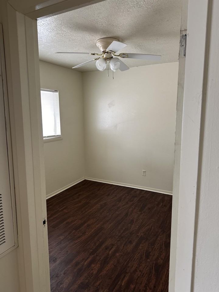 401 Boyett St #C - Photo 7 of 19