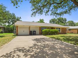 featured image of 1402 Village Dr #1
