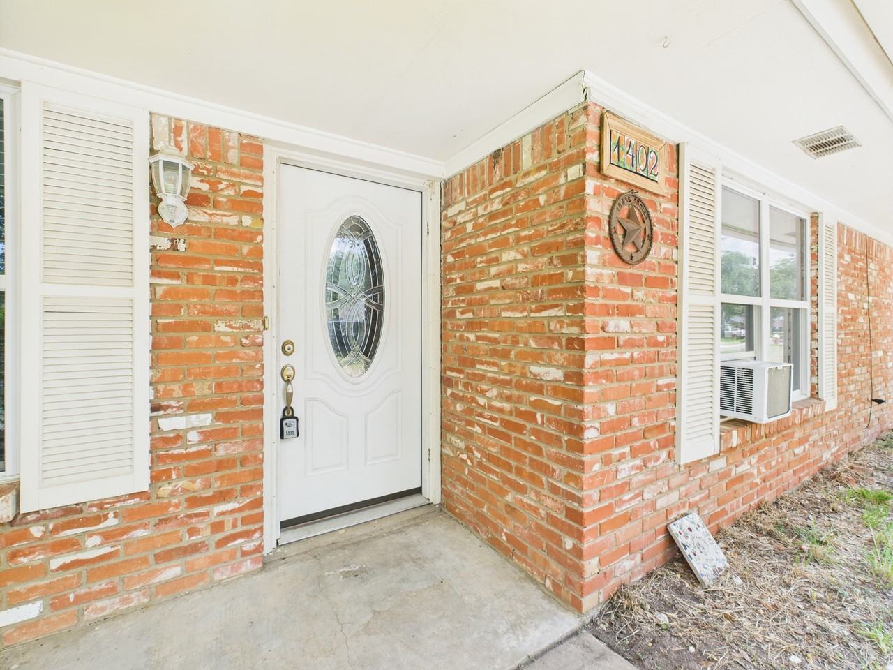 1402 Village Dr #1 - Photo 3 of 36