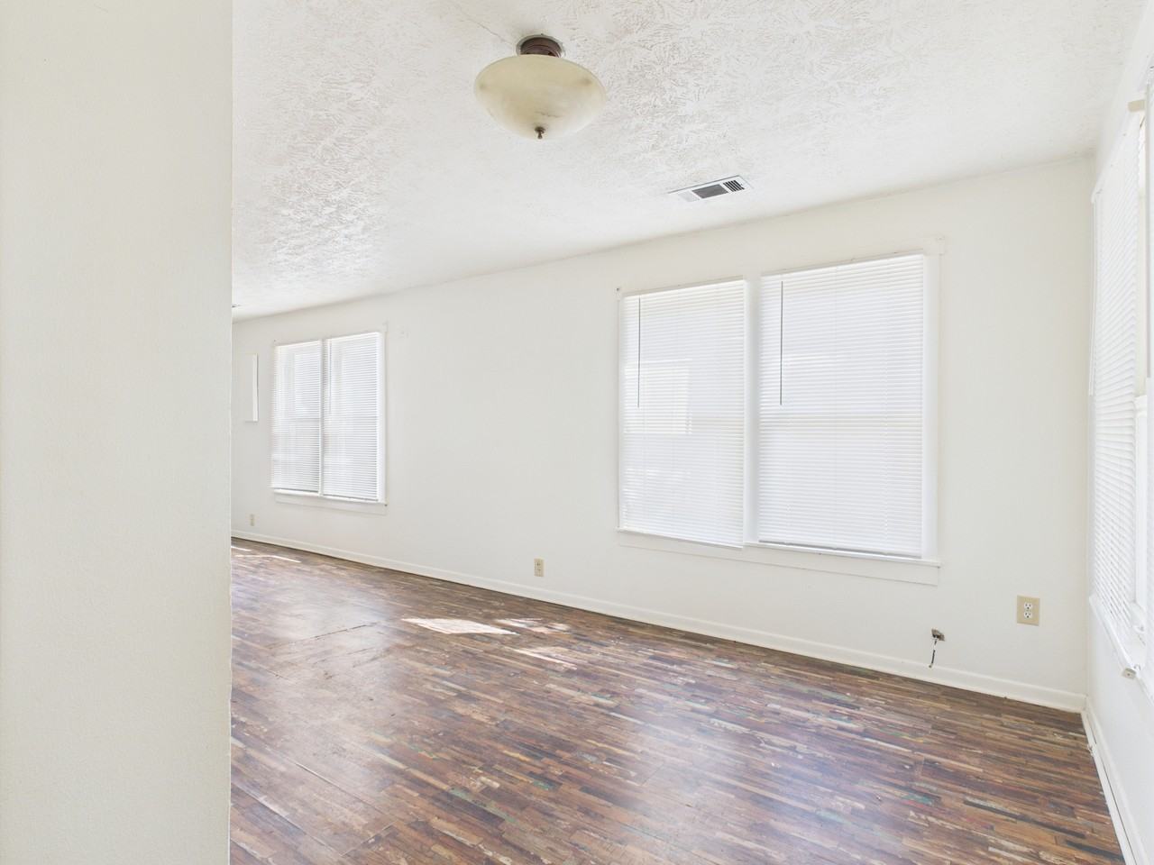 138 Watson St #1 - Photo 5 of 35