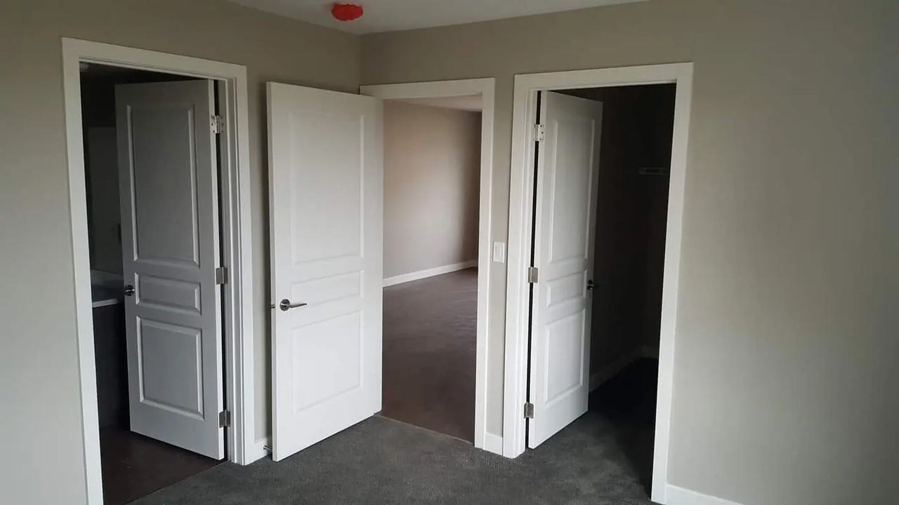 Liberty Park Townhomes & Carriage Homes - Photo 7 of 33