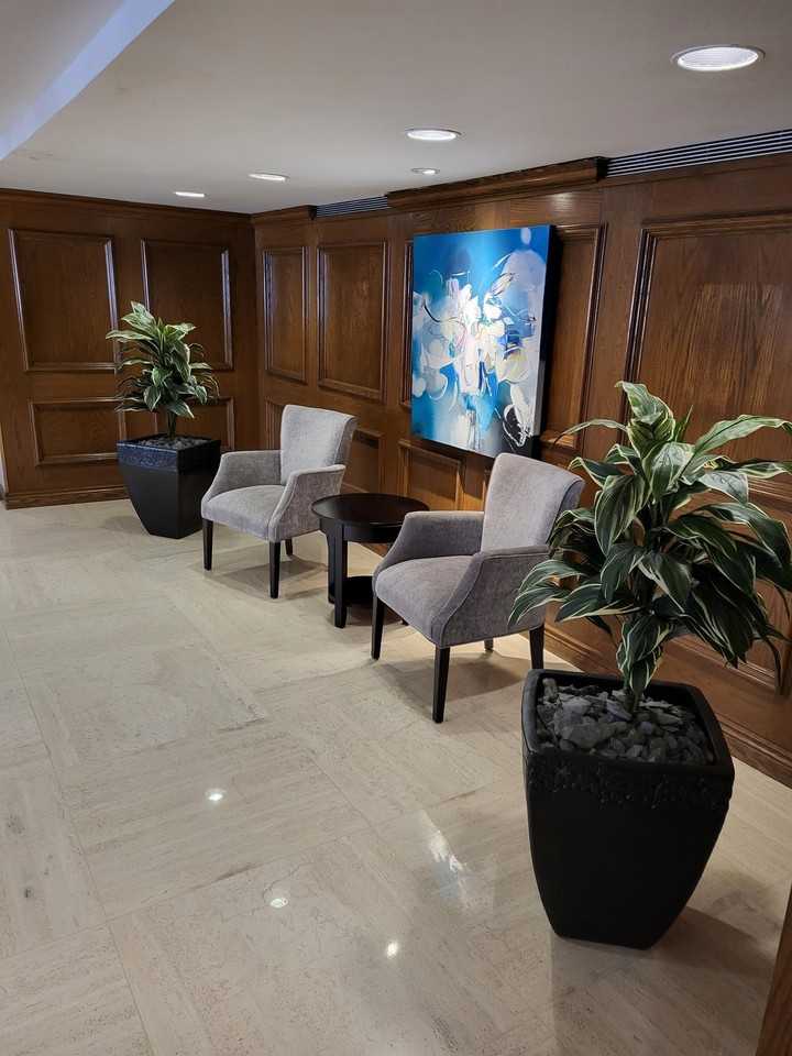 530 Laurier Avenue West - Photo 3 of 27