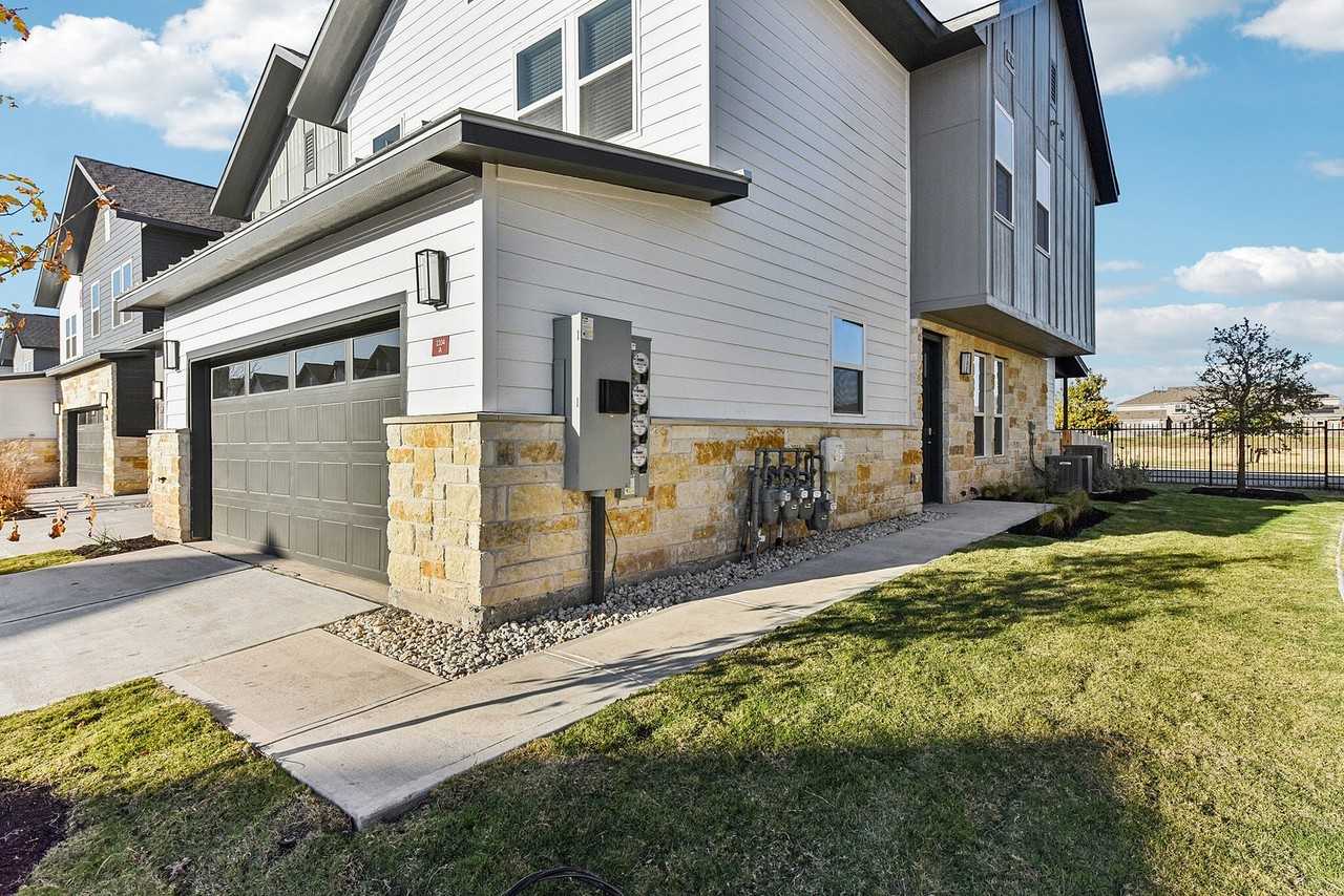 Lone Oak Homes - Photo 2 of 36