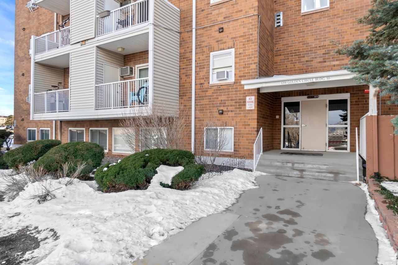 1200 Golden Cir #302 - Photo 2 of 20