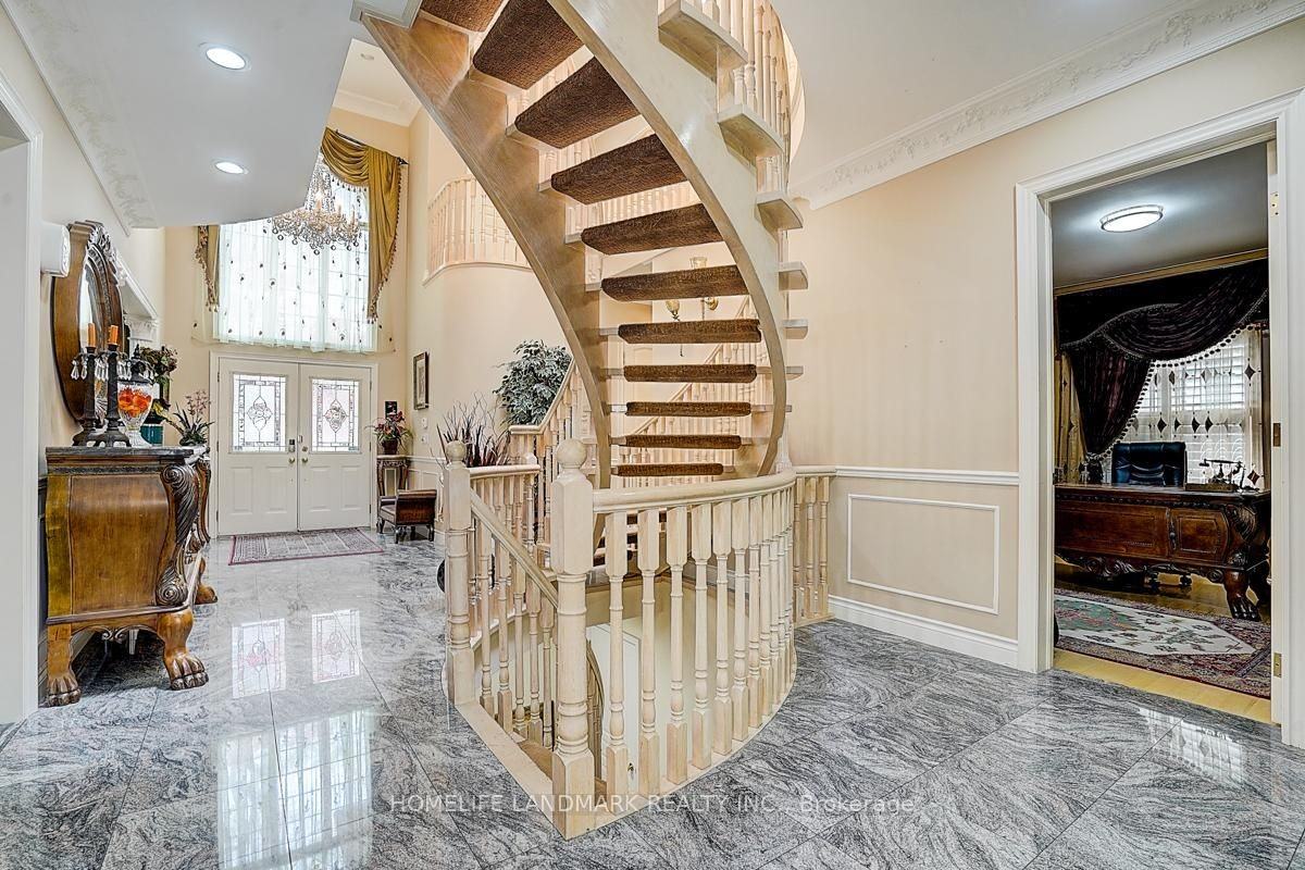 286 Hillcrest Avenue - Photo 4 of 50