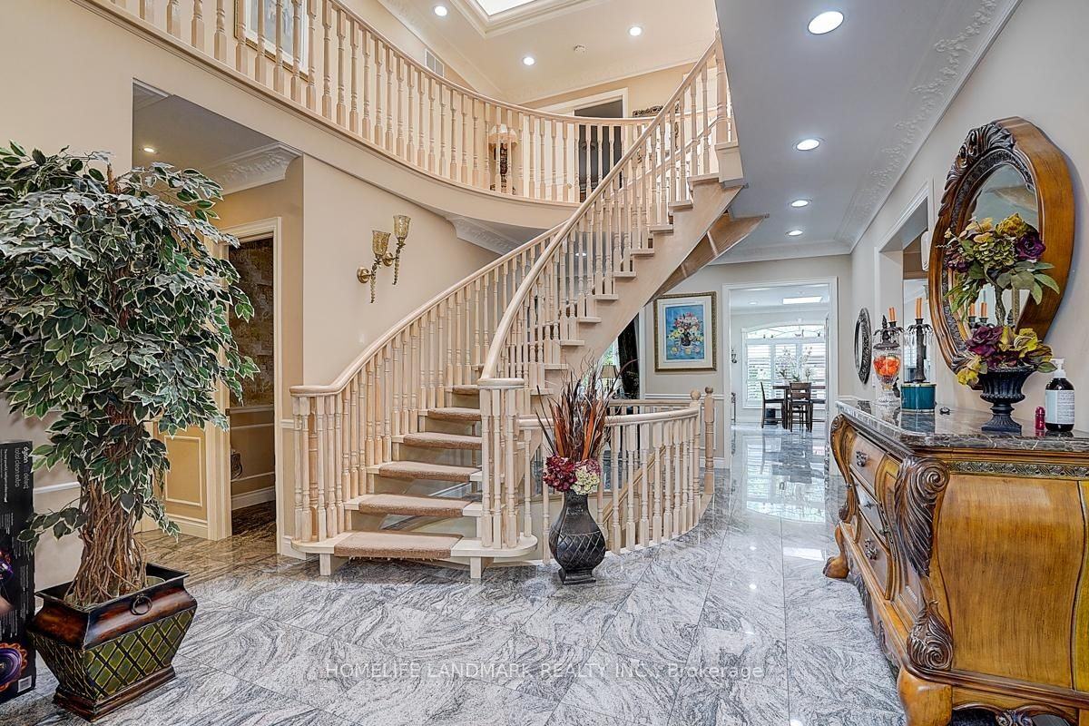 286 Hillcrest Avenue - Photo 5 of 50