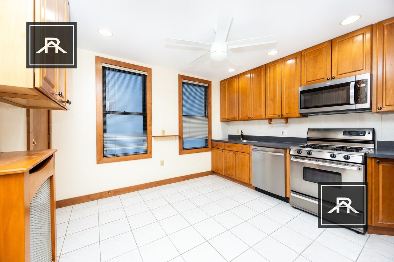 123 Browne St #2 - Photo 3 of 20