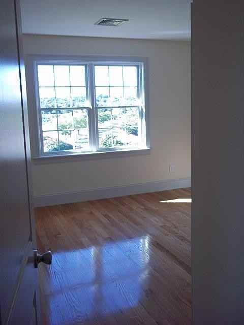 Locust St #302 - Photo 3 of 16