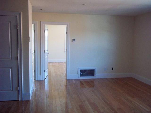 Locust St #302 - Photo 6 of 16