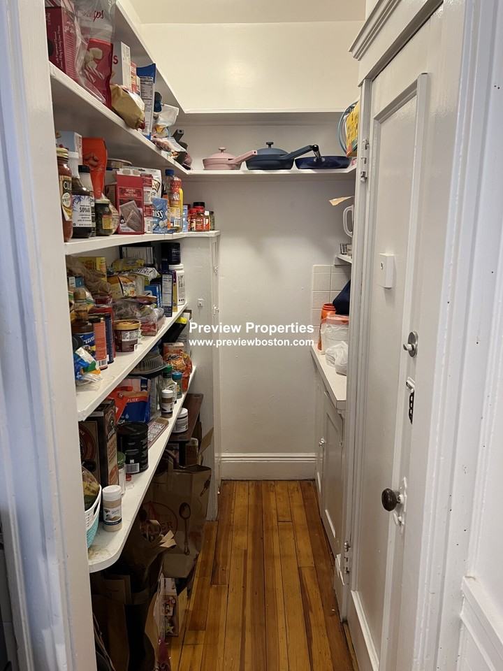 Sutherland Rd #4P - Photo 6 of 32