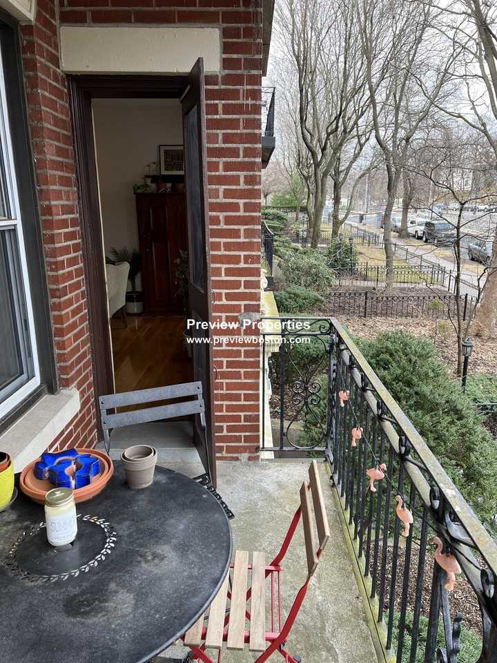 Commonwealth Ave #5P - Photo 6 of 34