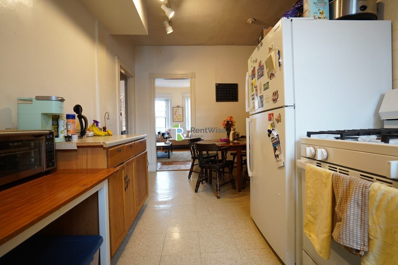 9 Vernon St #3 - Photo 7 of 27