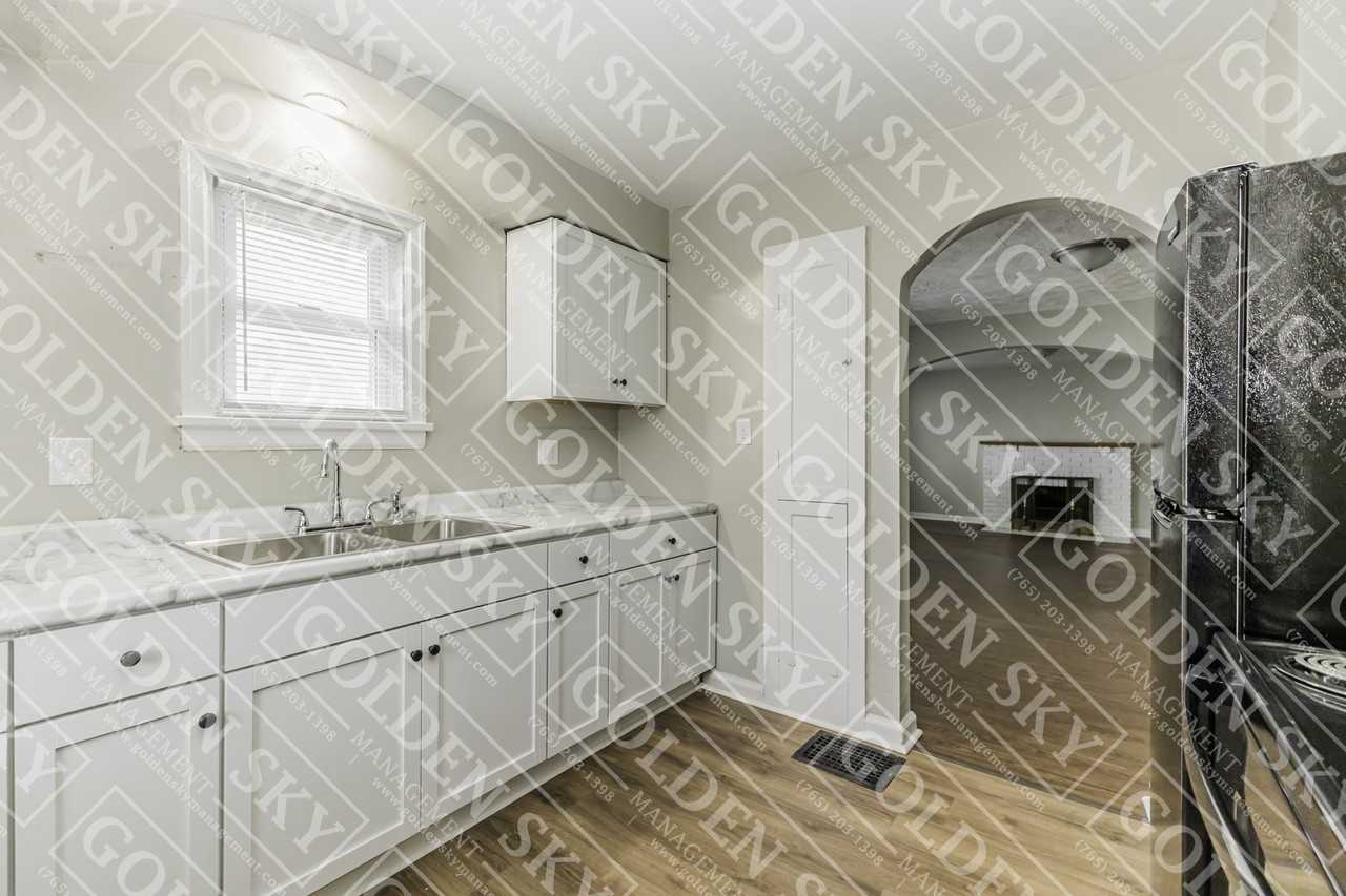 206 W 13th St #1 - Photo 5 of 9