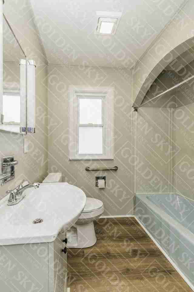 206 W 13th St #1 - Photo 6 of 9