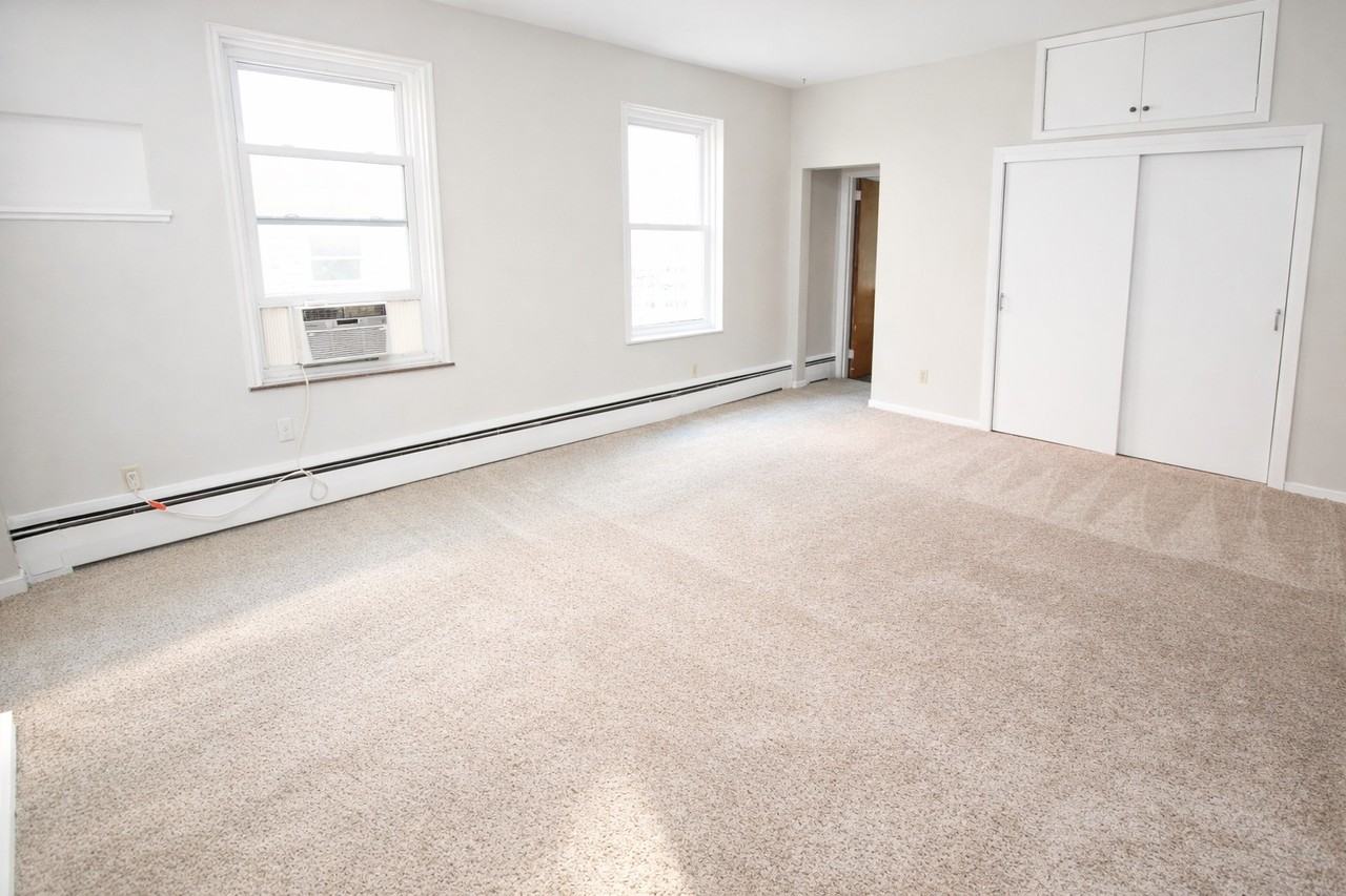 341 SOUTH HIGHLAND AVENUEAPT 9 #9 - Photo 3 of 8