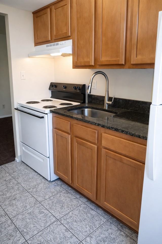 325 NORTH CRAIG STREETAPT 304A #304A - Photo 2 of 8